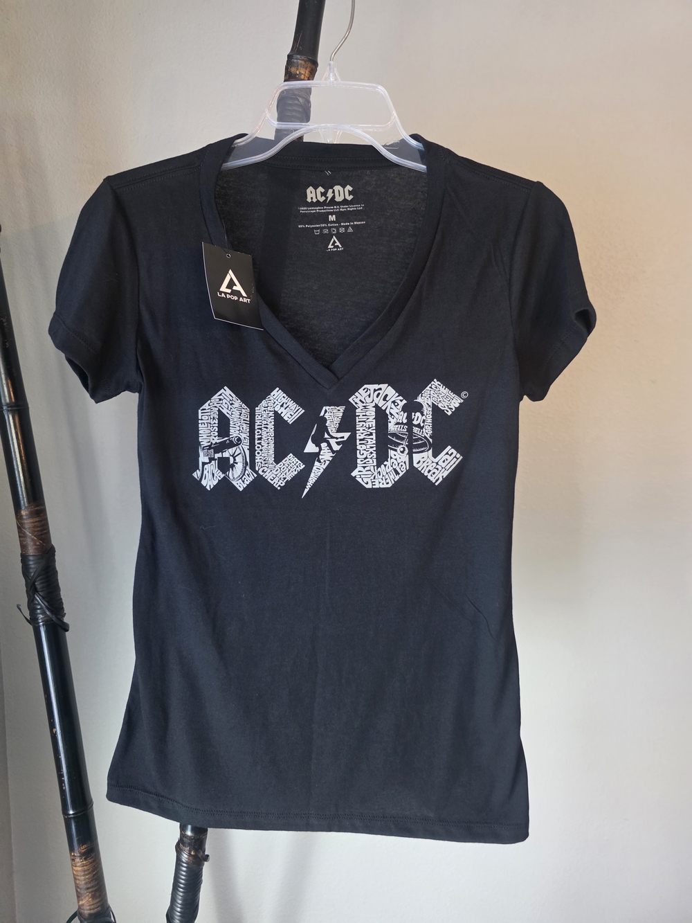 NWT OFFICIAL AC/DC MERCH Women's Black V-Neck Band Tee Size Med.